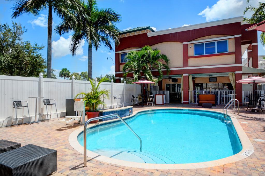 Plantation Inn Hotel And Lounge Exterior foto